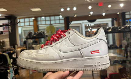 Nike Air Force 1 Low
Supreme White pre owned