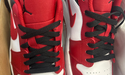 Jordan 1 Low Bulls (Mismatch Size)