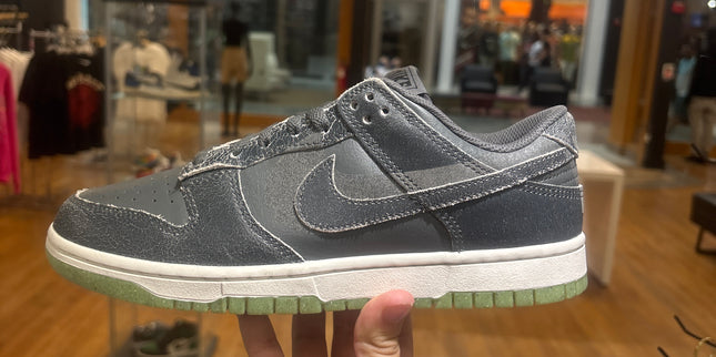 Nike Dunk Low Halloween Pre-Owned
