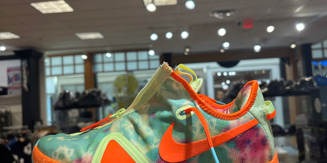 Nike PG 4 pre owned
