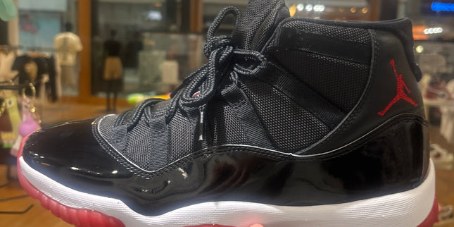 Jordan 11 Bred  Pre-Owned