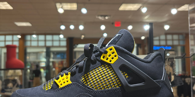 Jordan 4 Thunder Pre Owned