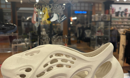 Adidas Yeezy Foam Rnnr Sand Pre Owned No Box