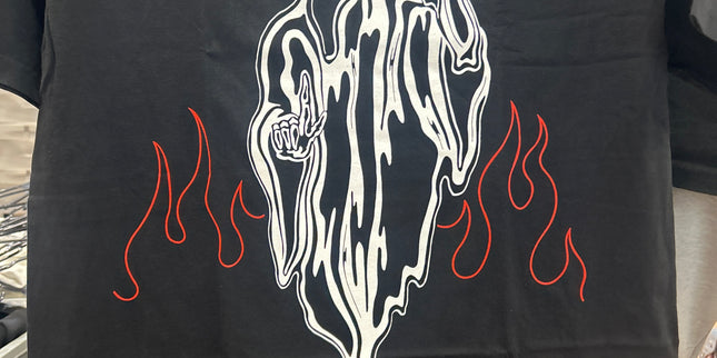 W L skull tee