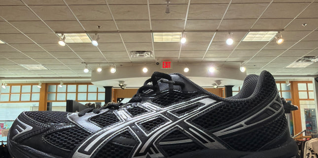 ASICS Gel-1130 Black Pure Silver Pre Owned No Box