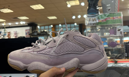 adidas Yeezy 500
Soft Vision (Pre owned)