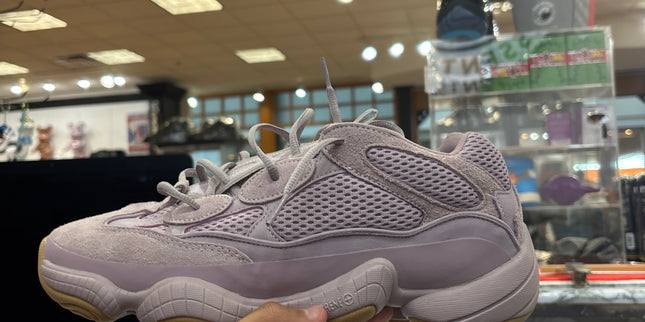 adidas Yeezy 500
Soft Vision (Pre owned)