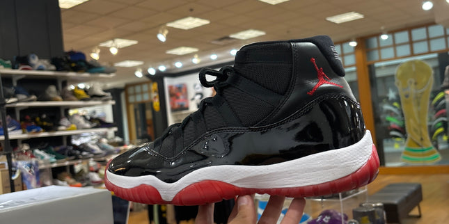 Jordan 11 Retro Playoffs Bred (2019) pre owned