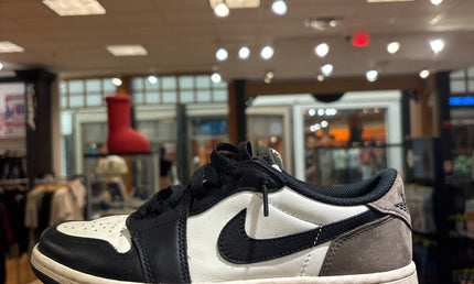 Jordan 1 Low Mocha Pre-Owned