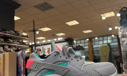Nike Air Huarache Run
South Beach (Pre owned)