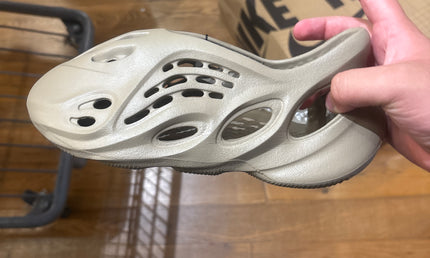 FoamRNR stone taupe Pre-Owned
