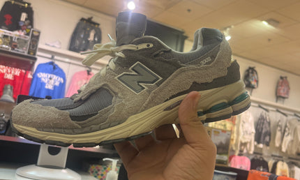 New Balance 2002R Protection Pack Rain cloud Pre Owned No Box