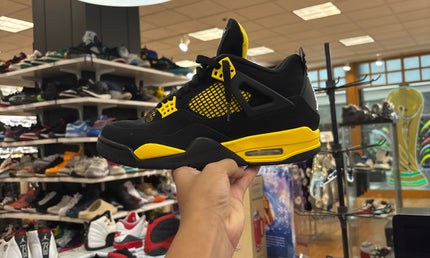 Jordan 4 Retro Thunder 2023 Pre-Owned