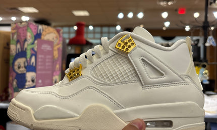 Jordan 4 Metallic Gold W Pre Owned