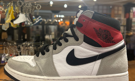 Jordan 1 Light Smoke Grey Pre Owned No Box