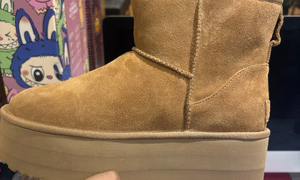 UGG Classic Mini Platform Boot Chestnut Pre Owned