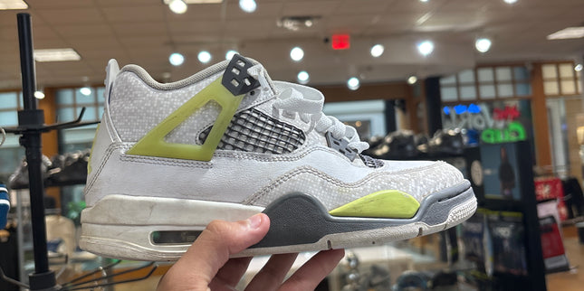 Jordan 4 Retro
Light Lemon Twist (GS) pre owned