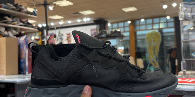 Nike React Element 55
Black Solar Red (Pre owned)
