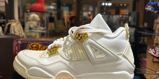 Jordan 4 Metallic Gold W Pre Owned