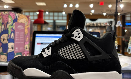Jordan 4 White Thunder GS Pre-Owned