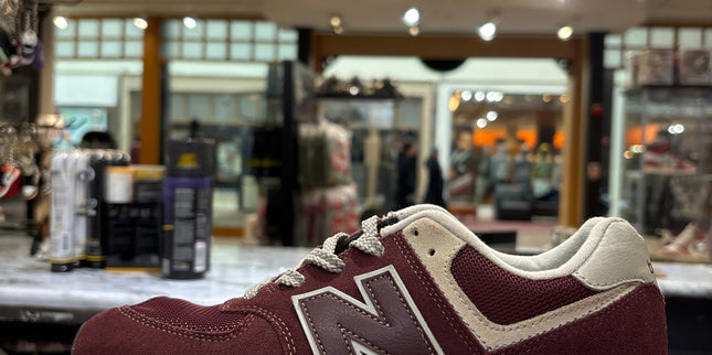 New Balance 574 Burgundy white GS Pre Owned No Box