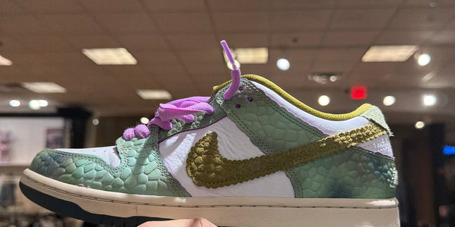 Nike SB Dunk Low Chameleon Pre Owned