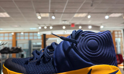 Nike Kyrie 2 Cavs Pre Owned