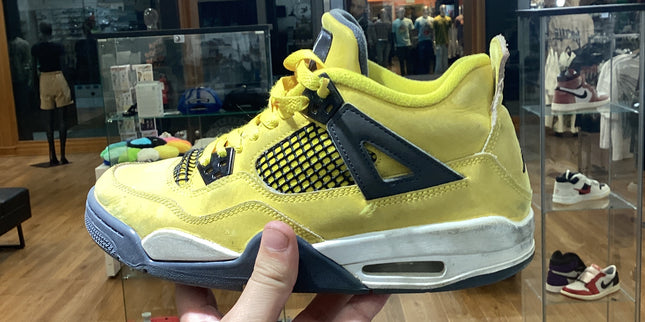 Jordan 4 lighting Pre-Owned