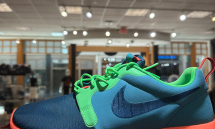 Nike RosheRun Hyp Pre Owned