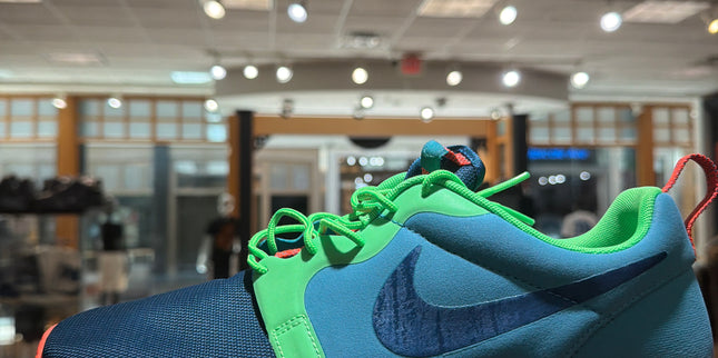 Nike RosheRun Hyp Pre Owned