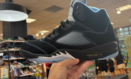 Jordan 5 Retro Black University Blue pre owned