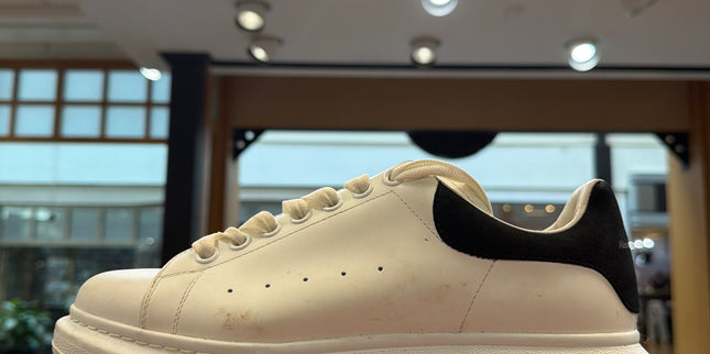 Alexander McQueen Oversize White Black Pre Owned No Box