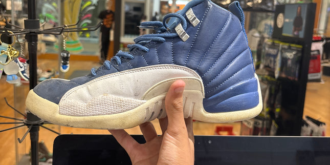 Jordan 12 Retro
Indigo pre owned