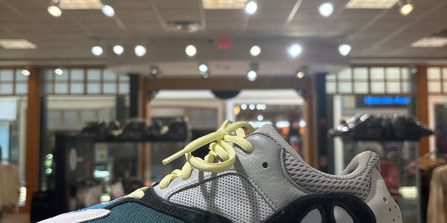 Adidas Yeezy 700 Wave Runner Pre Owned No Box