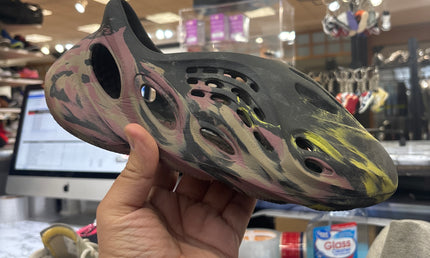 Adidas Yeezy Foam RNR MX Carbon Pre Owned