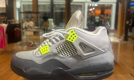 Jordan 4 Se 95 Neon Pre-Owned