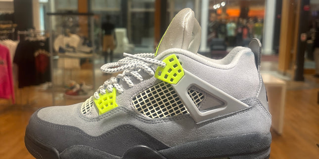 Jordan 4 Se 95 Neon Pre-Owned