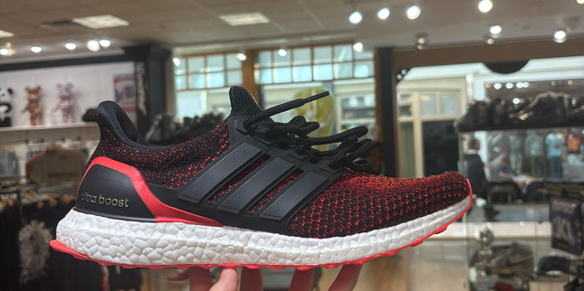 adidas Ultra Boost 2.0 pre owned