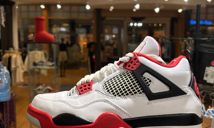 Jordan 4 Fire Red 2020 Pre-Owned