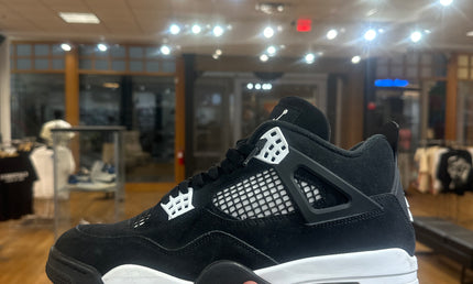 Jordan 4 White Thunder Pre-Owned