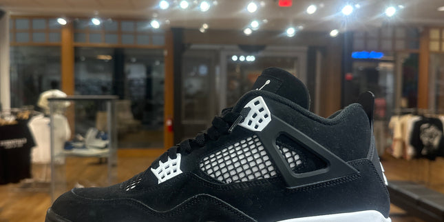 Jordan 4 White Thunder Pre-Owned