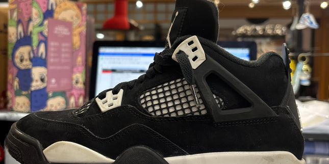 Jordan 4 White Thunder GS Pre-Owned No Box