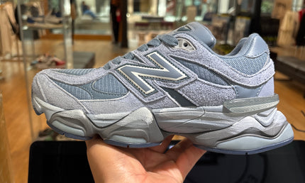 New Balance 9060 Indigo Pre-owned