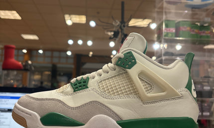 Jordan 4 SB Pine Green Pre-Owned