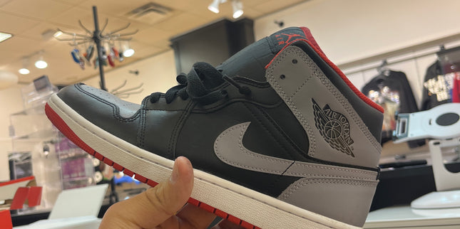 Jordan 1 Mid Bred Shadow Pre Owned No Box