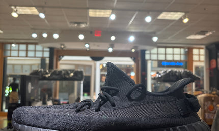 Adidas Yeezy 350 v2 Onyx Pre Owned No Box