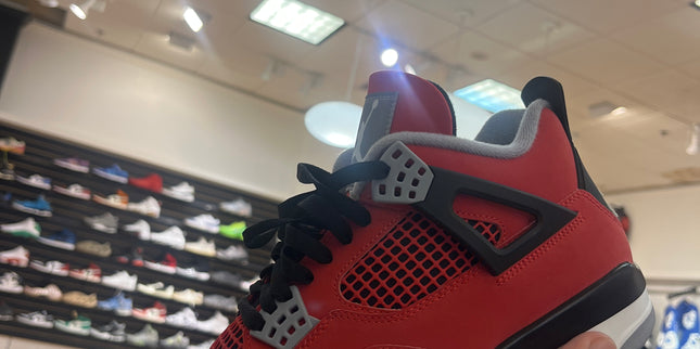 Jordan 4 Toro Bravo Pre Owned