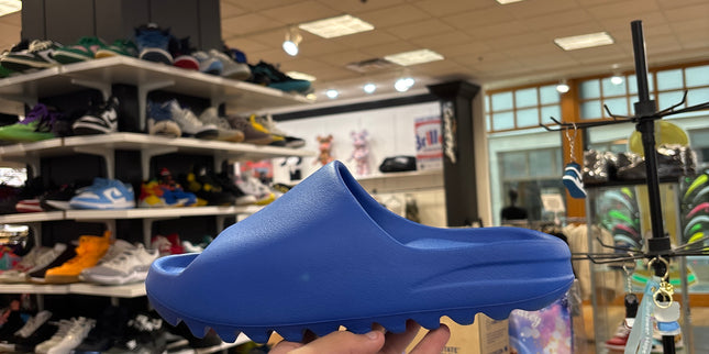 adidas Yeezy Slide Azure pre owned