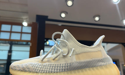 Adidas Yeezy Boost 350 v2 Lundmark Pre Owned