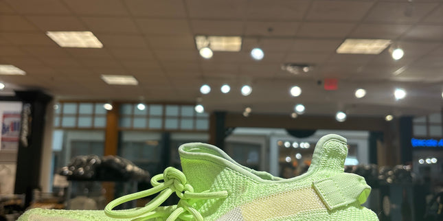 Adidas Yeezy 350 v2 Glow Pre Owned No Box